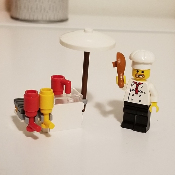 LEGO City #8398 BBQ Stand - Picture 1 of 8